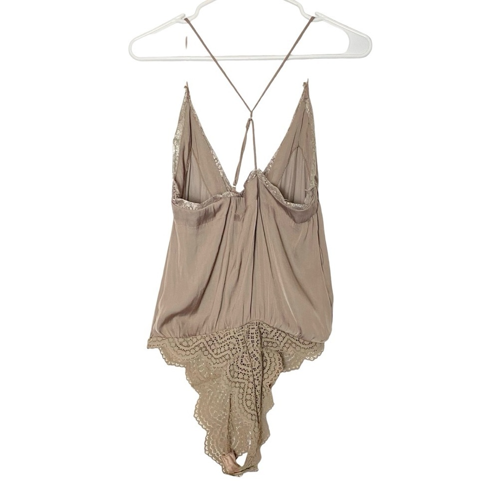 Free People Satin Bodysuit Womens Size XS Tank Top Beige Tan Lace V Neck Neutral - Picture 2 of 10